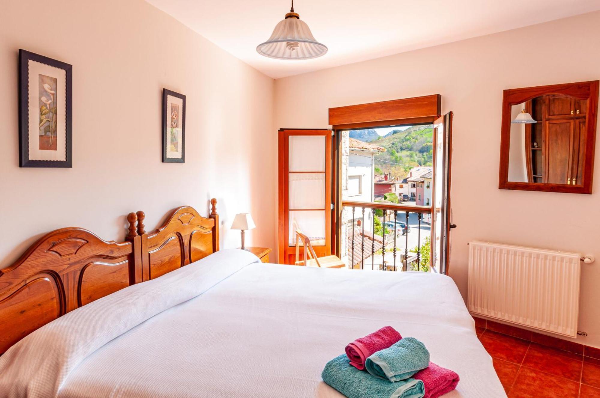 Apartamentos La Regoria Arenas De Cabrales Exteriör bild