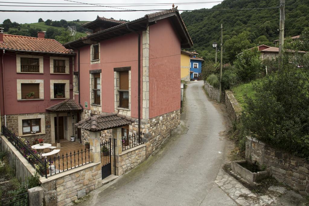 Apartamentos La Regoria Arenas De Cabrales Exteriör bild